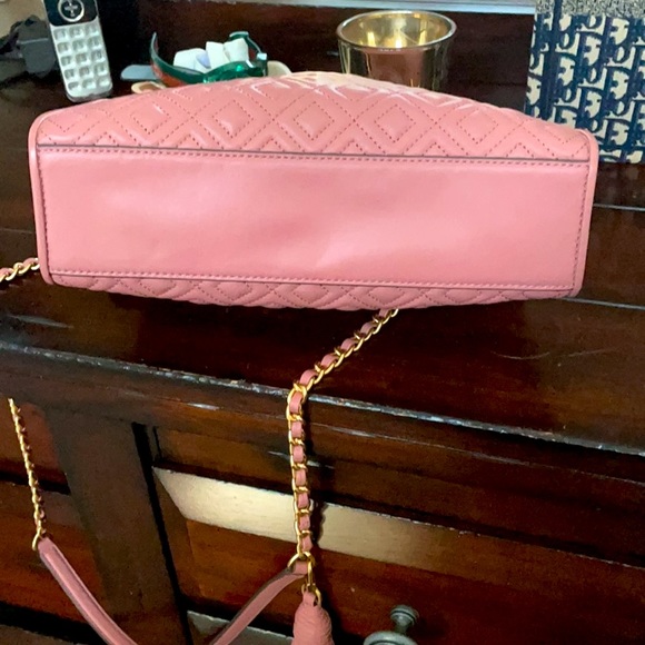 Perfect condition! Tory Burch magnolia 🌸 colored flemming bag - Picture 6 of 8
